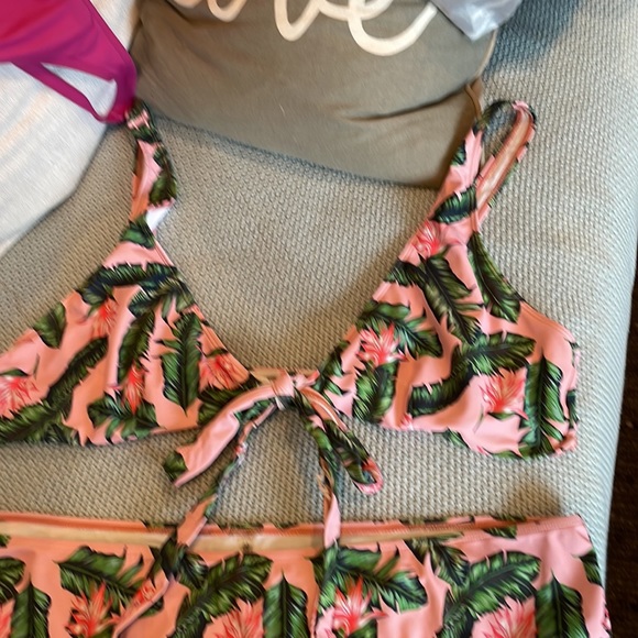 4X Waist 22” stretches to 28. 9”rise New never worn. Rosegal. New without tags. - Picture 8 of 10